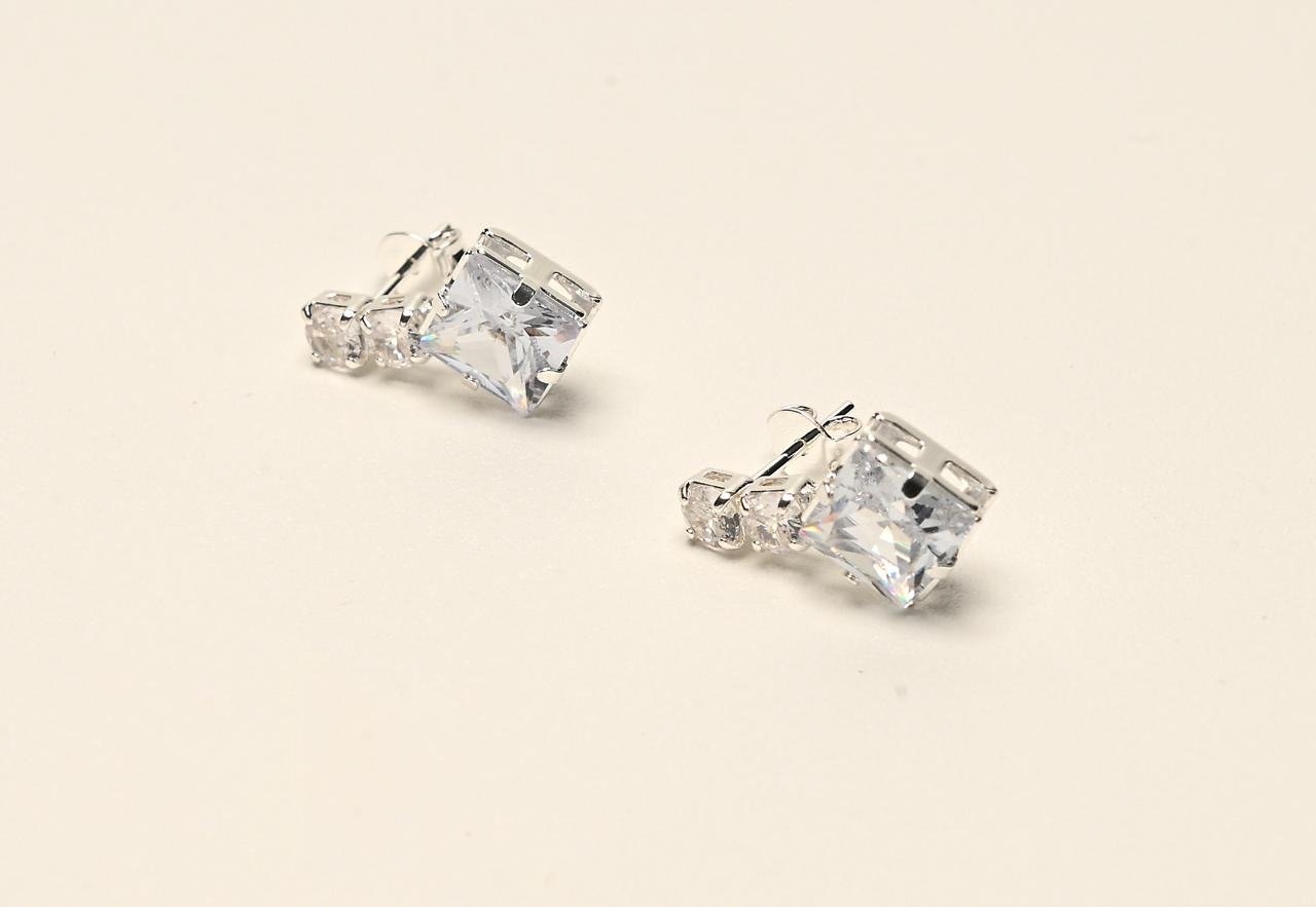 Brinco Todo em Zircônia Curto - Prata 925